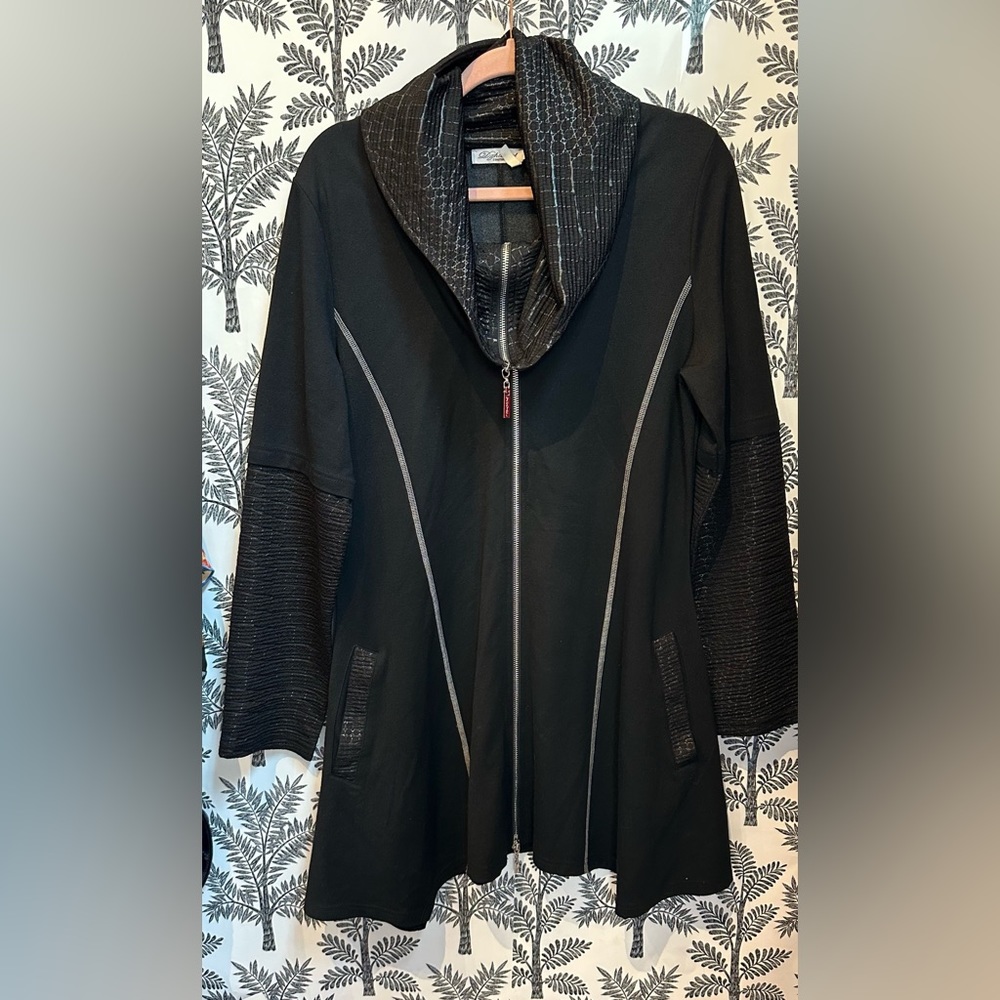 Women's Black Hooded Zip-Front Trench Coat with Textured Trim